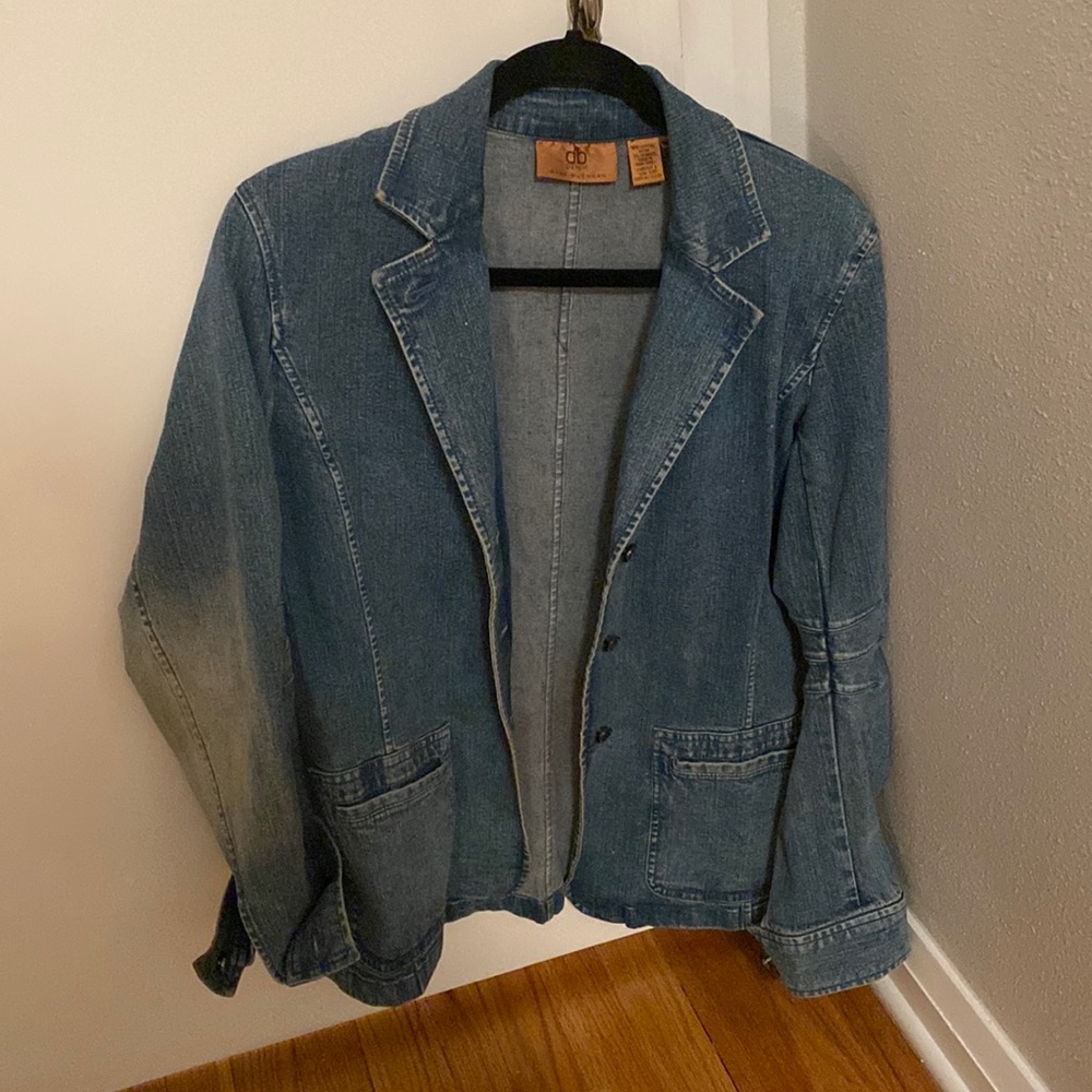 Lightly-worn Dana Buchman denim jacket.